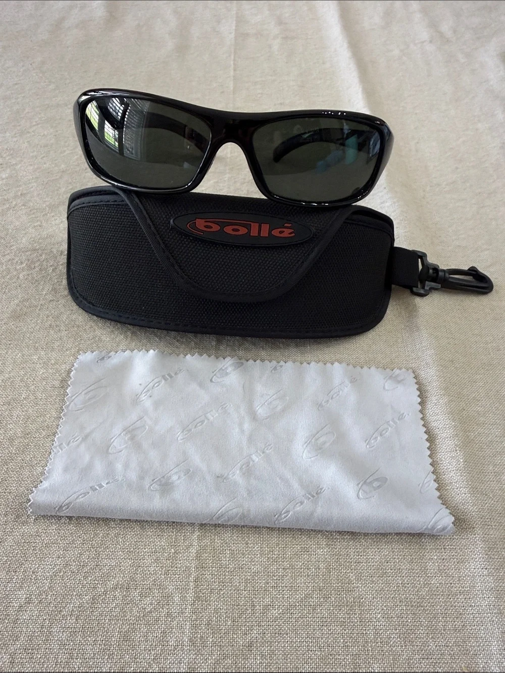 Bollé Polarized Fang 10350 Sunglasses Black Wrap Sport Style Unisex